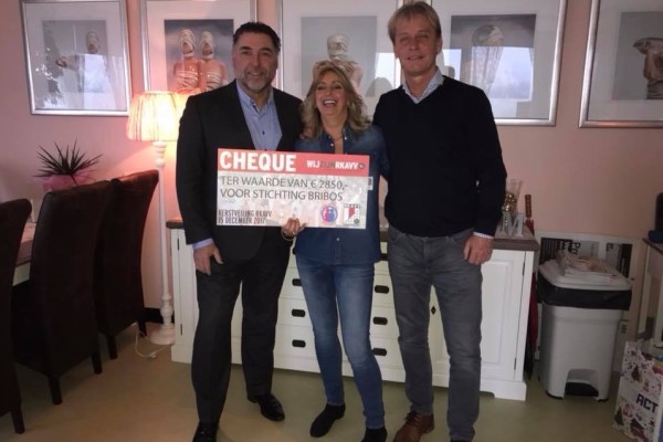 Kerstveiling met mooie opbrengst goede doel